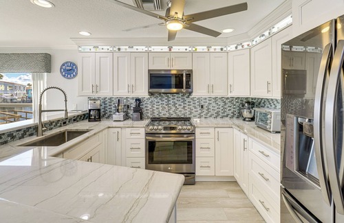 Nettles Island Casa | Luxury Nettles Island Home w/ Large Dock!