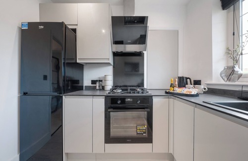 Finchley Church End Apartamento | Luxury New 2 Bedroom Apartment in Mill Hill, 3 minutes walk to the station!