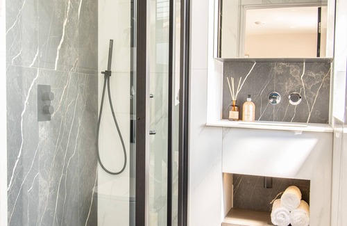 Reading Apartamento | Luxury New Build with under floor heating