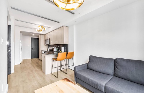 Waterloo Condominio | Luxury New Condo+HighRise Building+2BD+2TV+Ensuite Laundry