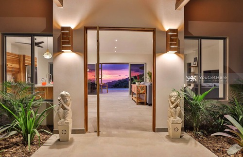 Lagunas Casa | Luxury New Villa, Awesome Ocean & Valley Views, Very Private!