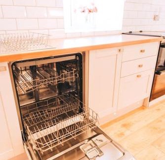 Crich Casa | Luxury newly converted oak cottage with hot tub