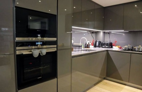 Whittington Apartamento | Luxury North London Haven