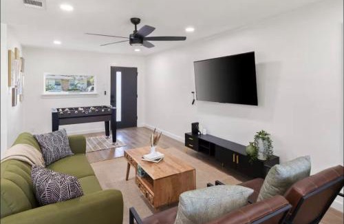 Plano Casa | Luxury Oasis 5B 2B Jacuzzi Pet Friendly