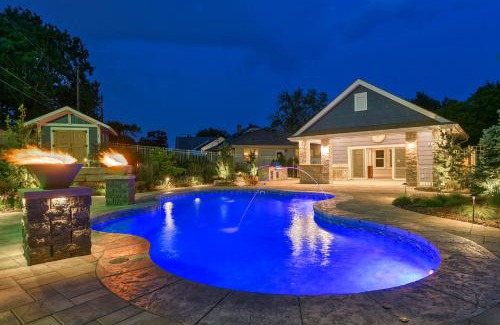 Southeast Omaha Casa | Luxury Oasis Heated Pool, Hot Tub, BBQ