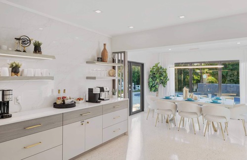 North Corals Casa | Luxury Oasis~Min to Beach~Fire Pit~Heated Pool
