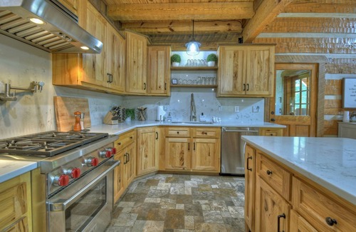 Mineral Bluff Cabina | New Sauna! Mountain Oasis, Heated Waterfall Pool!