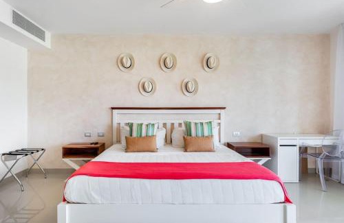 Puerto Juarez Apartamento | Luxury Ocean view condo in Mareazul Beach front - Almajuma House