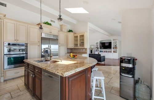 Corona del Mar Casa | Luxury Ocean View Summer Retreat. Gated Community Multiple Pools & Tennis Courts