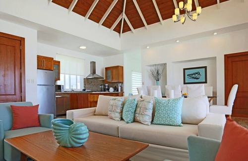 Playa Chiquita Villa | Villa de lujo de 3 dormitorios frente al mar # 2