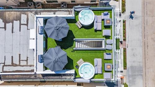 Mission Beach Casa | Luxury oceanfront fourplex with roof deck sleeps 22