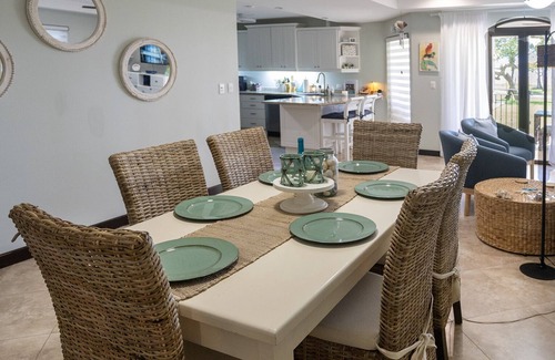 Barrio Los Faroles Condominio | Luxury Oceanfront Villa Direct on the Sand