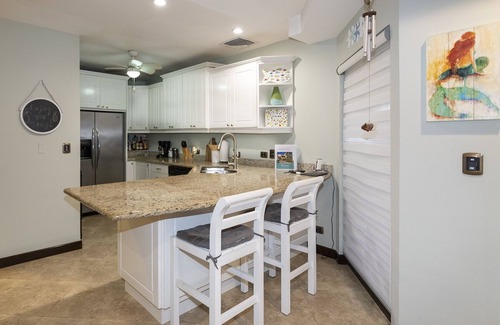 Barrio Los Faroles Condominio | Luxury Oceanfront Villa Direct on the Sand