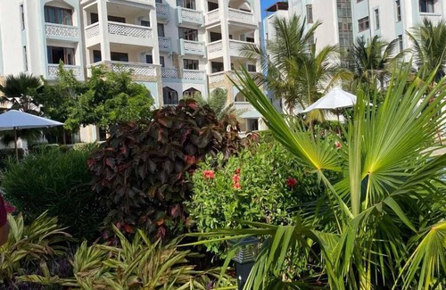 Shanzu Apartamento | Luxury Oceanline Beachfront Apartments