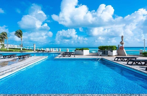 Zona Hotelera Villa | Big Beachfront Villa | WiFi | Near Famous La Isla