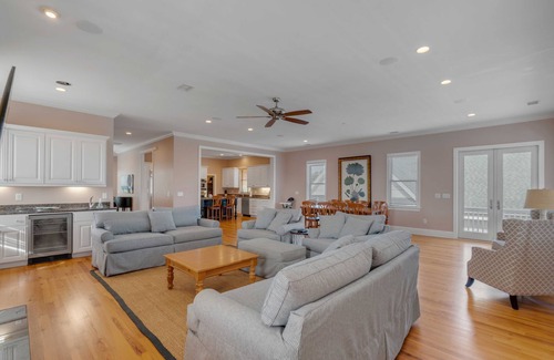 Isle of Palms Casa | Luxury, Oceanview Beach Home w/ Private Pool & Outdoor Kitchen, Hot Tub, Rooftop Deck, & Elevator!