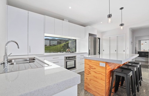 Te Mata Casa | Luxury off-grid rural retreat with harbour views - 24 acres all to yourself!