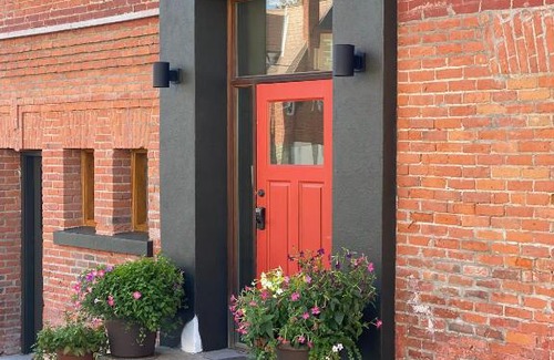 Rossland Apartamento | luxury Old Firehall Suites Rossland BC