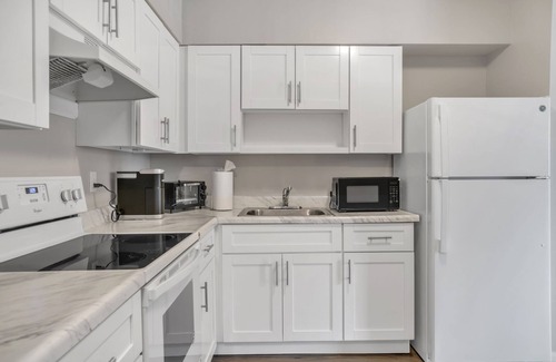 Edgemoor Apartamento | Luxury on a Budget! Spacious Retreat Awaits