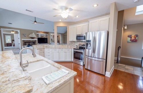 Seneca Casa | Luxury on Lake Keowee w/ Dock