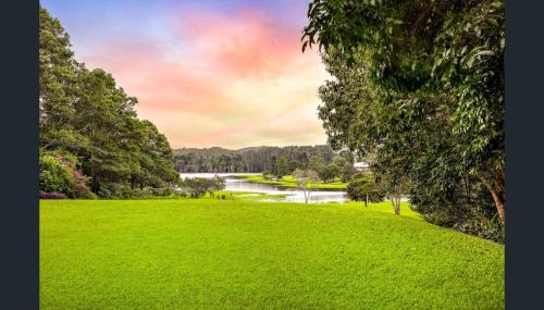 Yungaburra Casa | Luxury on Lake Tinaroo Lakefront Living