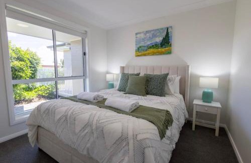 Dubbo Casa | Luxury on Lesmurdie - Close to Zoo & Golf Club