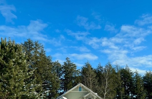 Three Lakes Casa | Luxury on the 3L chain sleeps 8+ at the Northernaire Resort's Premier Unit!