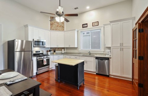 New Orleans Casa | Luxury On The Bayou | Parking | Steps to City Park