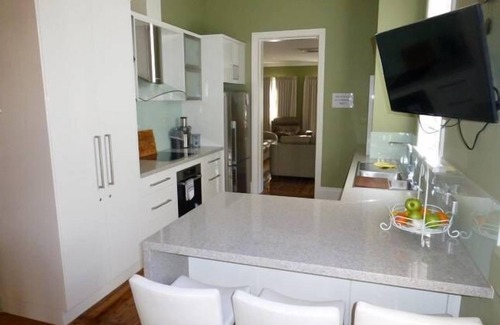 Albury Casa | "Lujo en Wyse" - Un minuto a pie de Dean St.