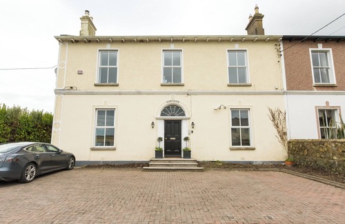Greystones Apartamento | Luxury one-bed apartment for up to 5 people in historic Greystones building