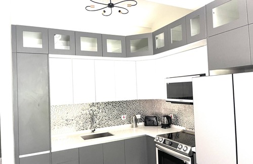 Saint Andrew Condominio | LUXURY ONE BEDROOM APT CLOSE TO US EMBASSY KINGSTON