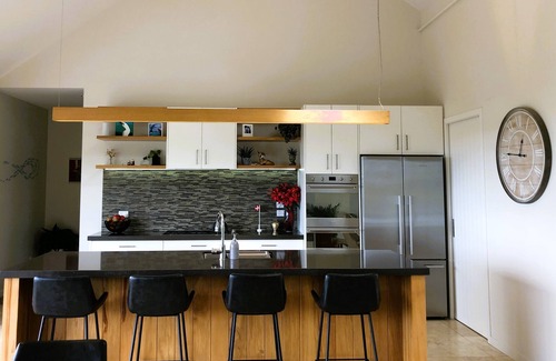 Papamoa Casa | Luxury Papamoa escape, heated pool, amazing views, a family paradise!