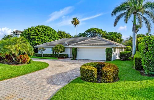Park Shore Casa | Luxury Park Shore Home with Private Beach