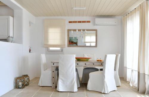 Glisidia Villa | Luxury Paros Villa Villa Calypso Beautiful Serene Sleeps up to 11 Glisidia