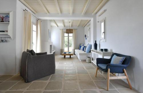 Glisidia Villa | Luxury Paros Villa Villa Aethra Beautiful & Serene Glisidia