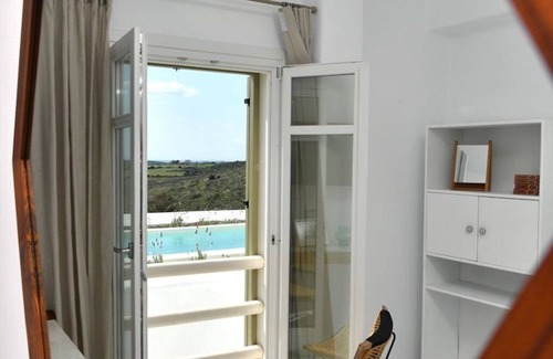 Glisidia Villa | Luxury Paros Villa | Villa Kallihroe | Privacy & Luxury | Private Pool | Sleeps 10 | Glisidia