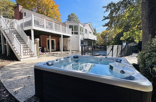 Seminary Hill Casa | Luxury Peacock Nest 15 Min to DC and OldTown