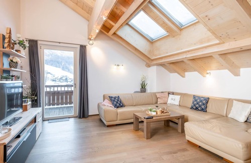 Viehhofen Apartamento | Luxury penthouse with 2 balconies