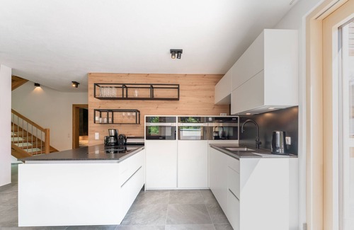 Viehhofen Villa | Penthouse located in the popular skiing area of Saalbach