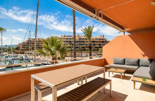 Sotogrande Apartamento | Luxury Penhouse, Sotogrande Marina - Located in an exclusive island of the Marina