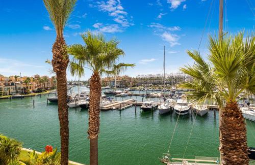 Sotogrande Apartamento | Luxury Penhouse, Sotogrande Marina - Located in an exclusive island of the Marina