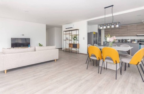 Marbella Condominio | Luxury penthouse 3 BR apt free parking