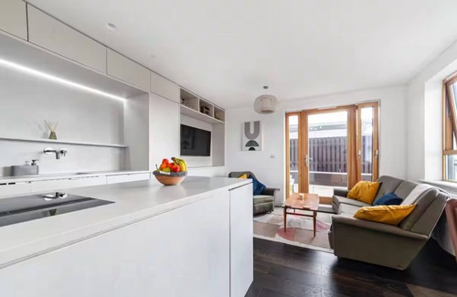 College Park and Old Oak Condominio | Luxury Penthouse Near Notting Hill Gate | Stunning Sunset Views