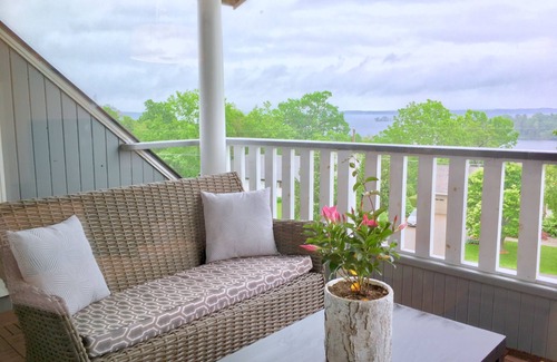 Kingston Apartamento | Luxury Penthouse Overlooking the 1000 Islands