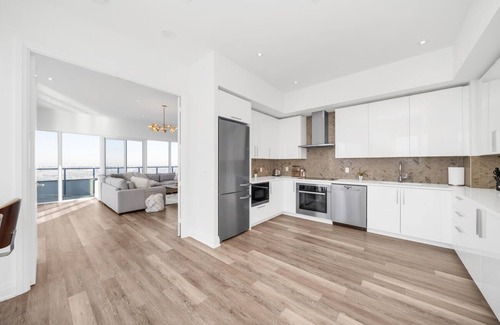 Humber Bay Condominio | Luxury Penthouse Suite