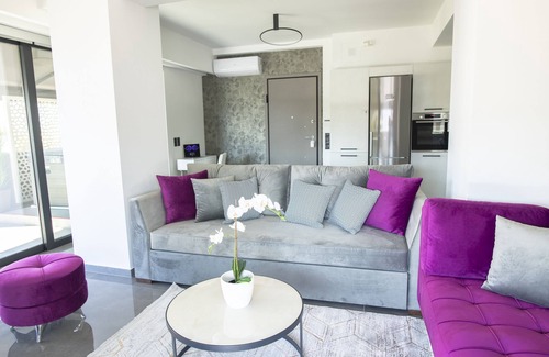 Gazi Apartamento | Luxury Penthouse with Acropolis View and Jacuzzi