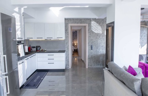 Gazi Apartamento | Luxury Penthouse with Acropolis View and Jacuzzi