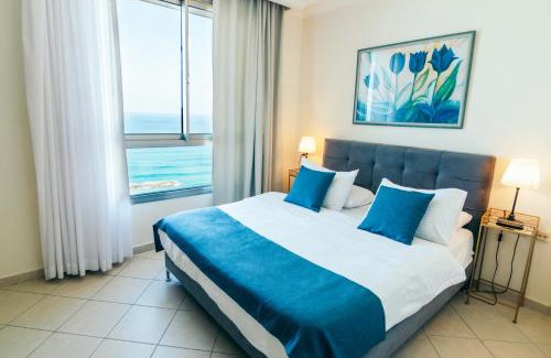 Haifa Apartamento | Luxury Penthouses with Jacuzzi for 8 people on the beach by Almog Beach Haifa Apartments