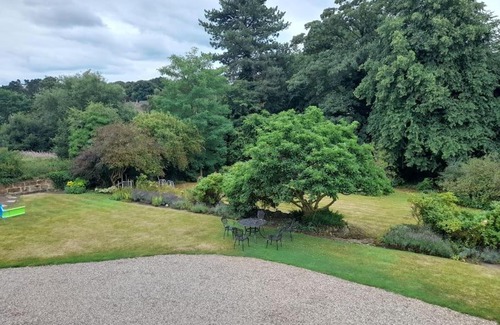 Wolverhampton Casa | Luxury period 7 bedroom home in heart of Wombourne village