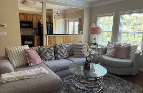 Atlanta Casa | Luxury Pink Cascades Oasis - Gated Community